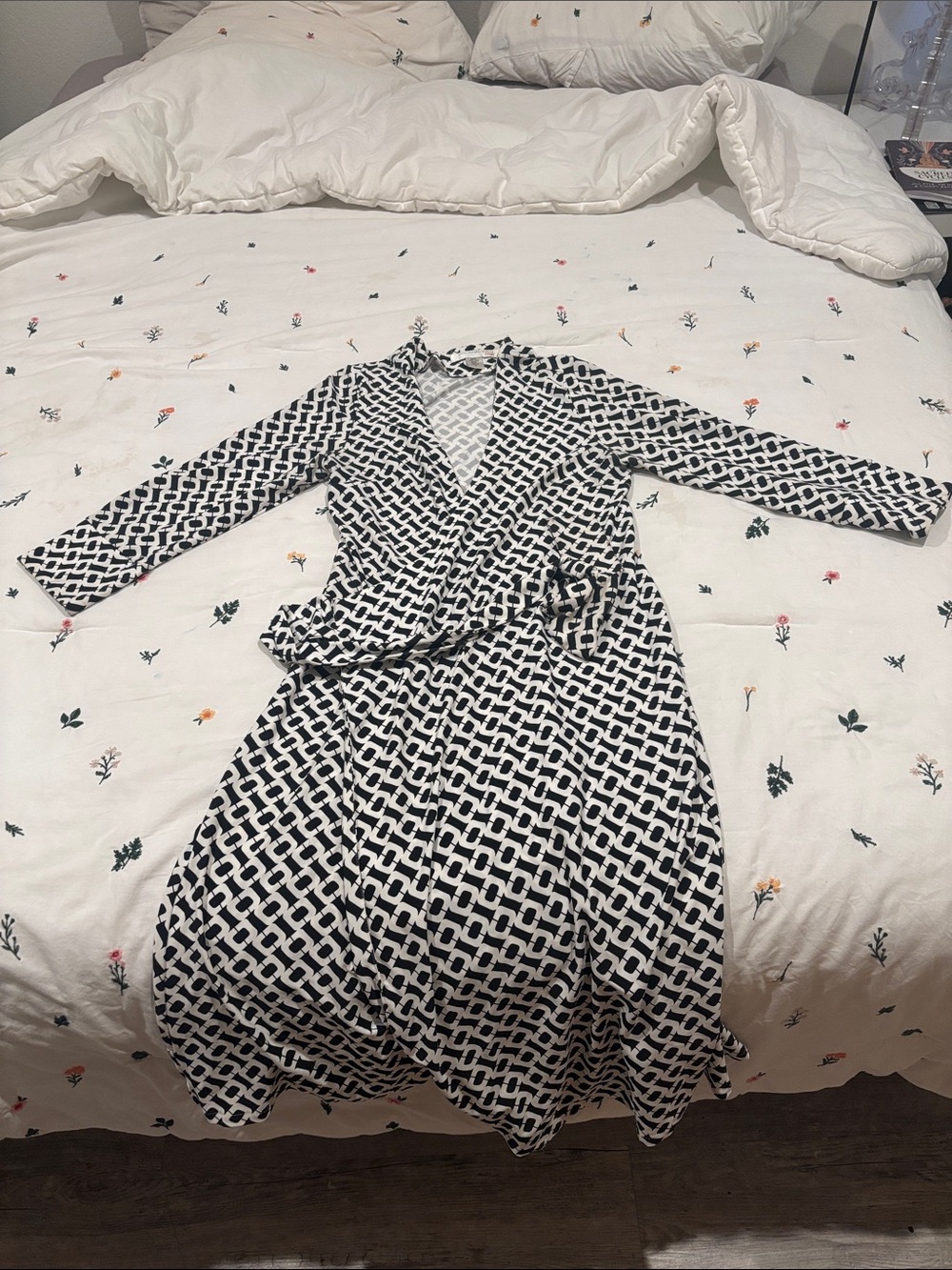 Diane von Furstenberg Black and White Geometric Silk Wrap